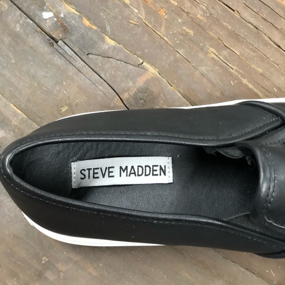 Size 8 Steve Madden Silver Toe Black Sneaker - Picture 5 of 6